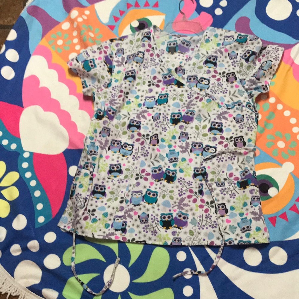Scrub top